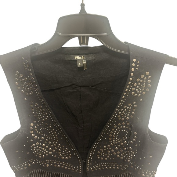 Black Western Fringe Vest with Silver Accents - Picture 5 of 6